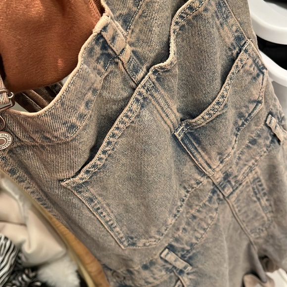 WE THE FREE Ziggy Shortalls Loose Fit Jumpsuit in Peach size L - Picture 14 of 14